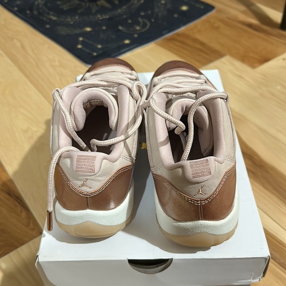Women’s air Jordan 11 retro low. Pink and sparkly. Size 7. - Picture 3 of 7
